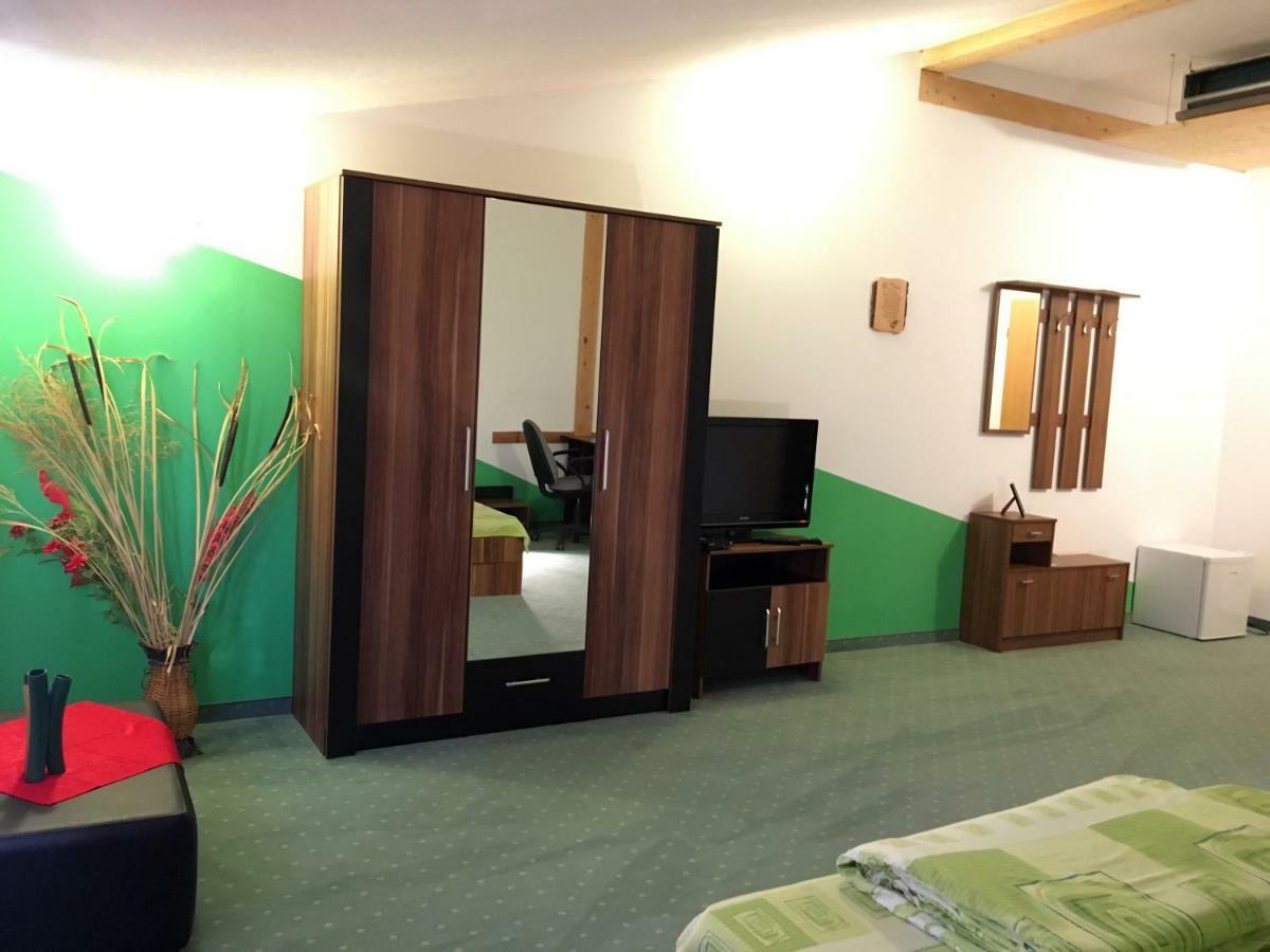 Ranch Robert Hotel Dudestii Noi Exterior foto